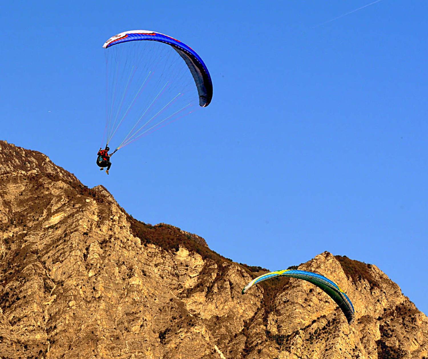 Parapente dans les Alpes-de-Haute-Provence