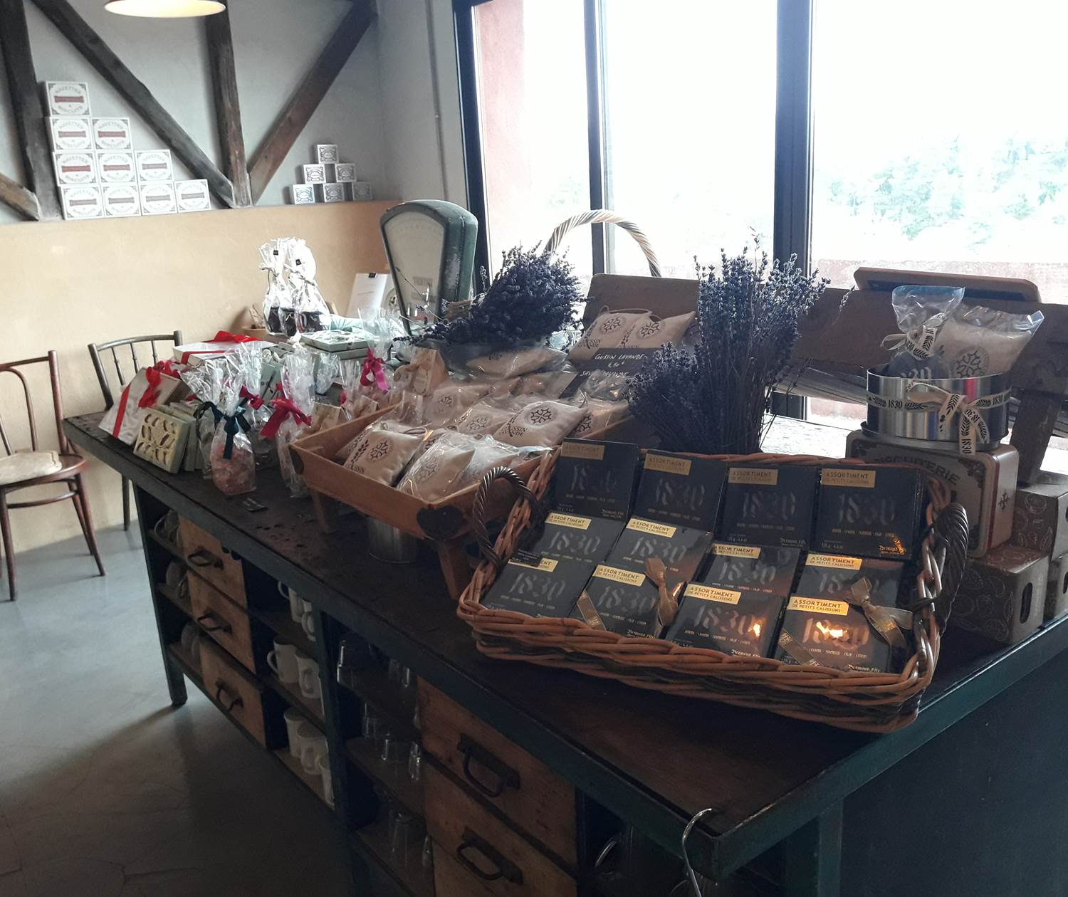 Maison Brémond 1830 épicerie fine à découvrir à Roussillon en Provence