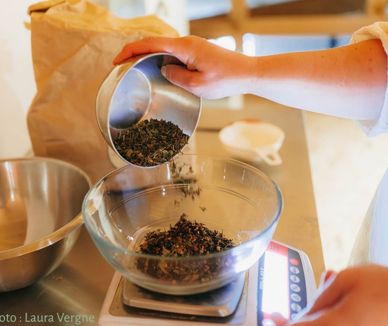 mélanges de thés et de plantes faits avec amour dans mon atelier des Ardennes
