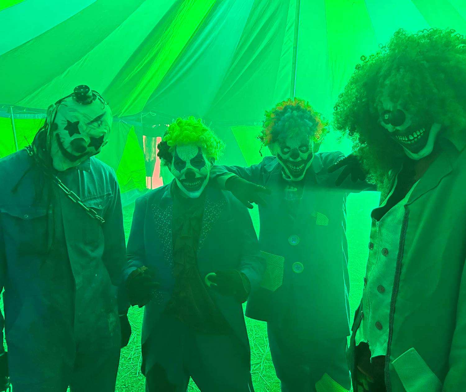 clown tueur d'halloween au château féodal de la roche-en-ardenne