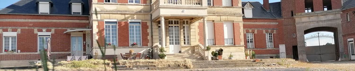 Située entre Cambrai Saint-Quentin et Péronne, proche de l'A26, la ferme de Bonavis est une escale idéale