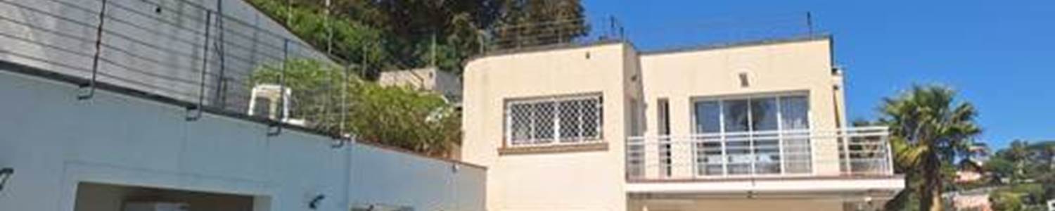vue facade et piscine