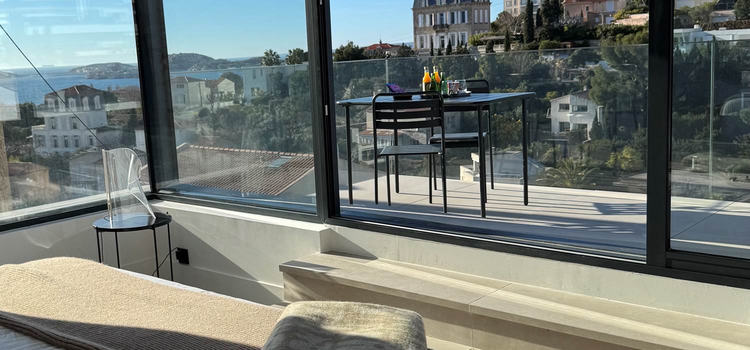 vue-mer-corniche-kennedy-marseille-chambre-hotes
