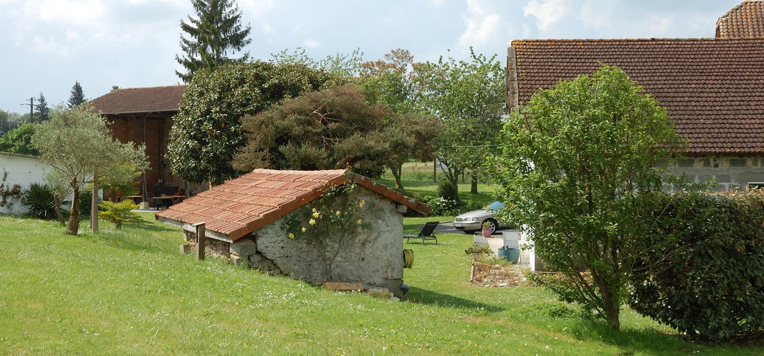 Bel emplacement aire camping car Doazit
