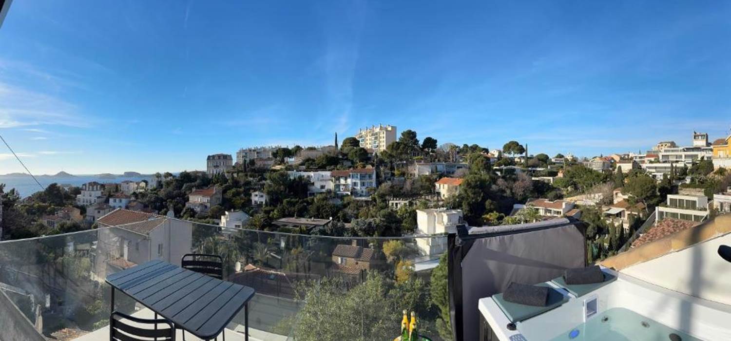 vue-mer-corniche-kennedy-marseille-chambre-hotes