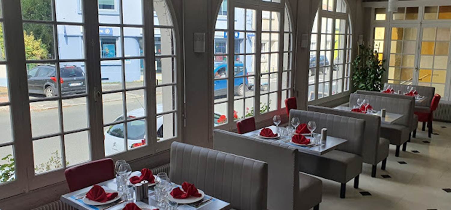 HÔTEL-RESTAURANT-LE-CHEVAL-BLANC-restaurant