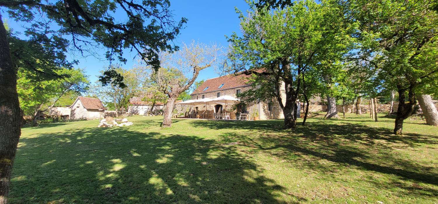 Les Enclos Secrets - Vue d'ensemble des Bâtiments