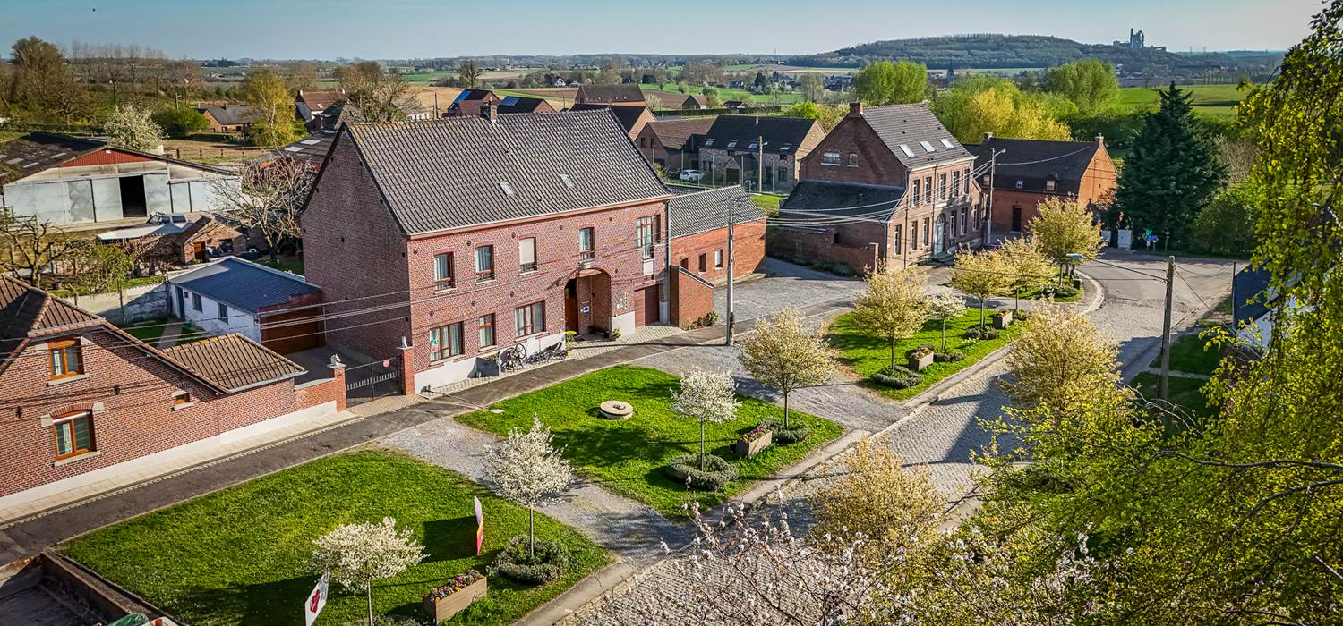 notre maison sur la place de Thimougies