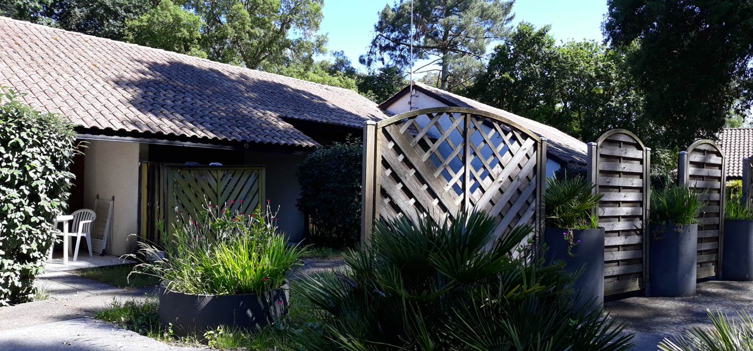 gîtes et jardin commun