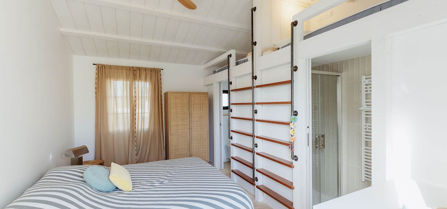 Villa Bleu Baya chambre 4 lit double indépendante + 2 lits simples en mezzanine