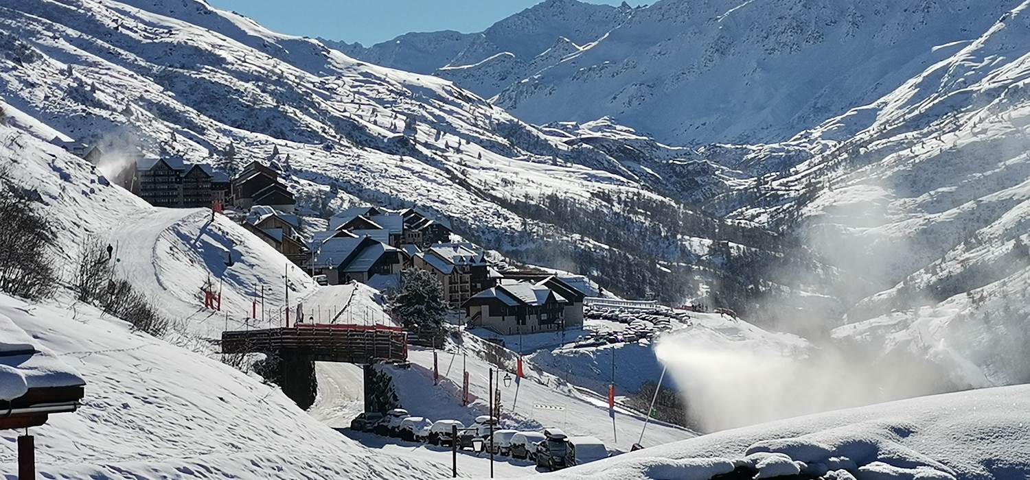 Vue de la piste depuis le balcon