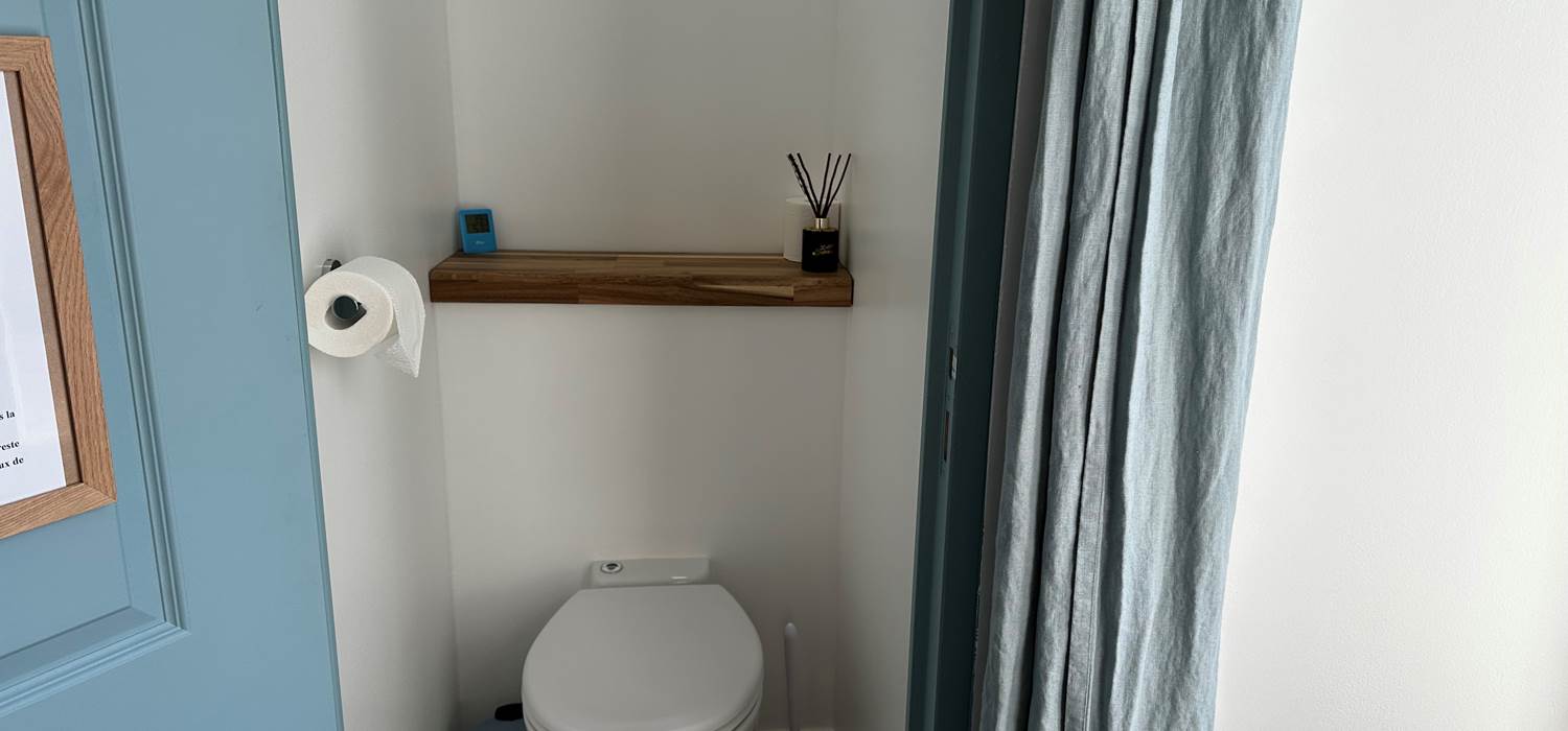 Toilette chambre bleue