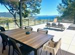 espace repas extérieur sous la pergola