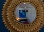 Chaque chambre et suite est équipé de miroir visage, et de miroir "plein pieds" pour admirer sa silhouette avant de sortir