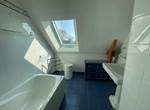 Salle de bains étage maison vacances Bretagne.