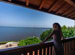Balcon vue sur le lac chambre appartement