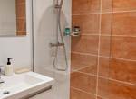 •	salle de bain avec douche à l’italienne