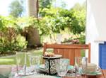 Gite-Cocotier-repas-jardin