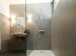 Badkamer van ruime 2 persoons kamer 