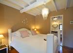 la chambre de mireille , lit queen size bed