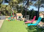 Jeux enfants en contrebas du terrain