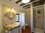 la salle de bain , douche et wc
