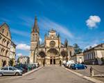 Bazas (source: https://www.guide-bordeaux-gironde.com/fr/tourisme/decouvrir/sites-touristiques/villes-et-villages/bazas-35/ville-historique-de-bazas-4793.html)