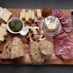 Planche fromage charcuterie