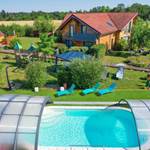 Chambre d'hôtes et hébergements insolites avec piscine et spa à côté de Sancerre