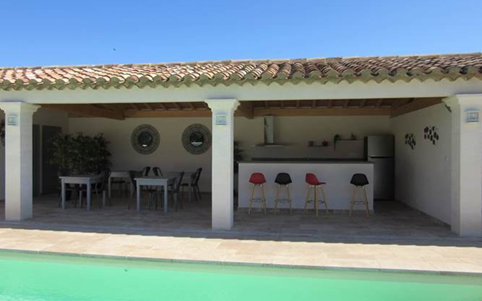 POOL HOUSSE