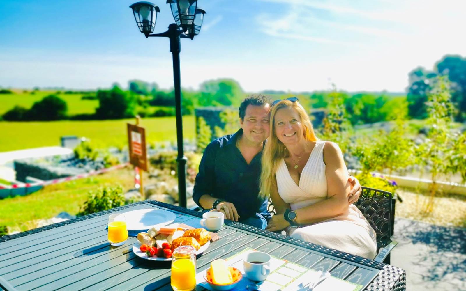 Petit déjeuner en terrasse