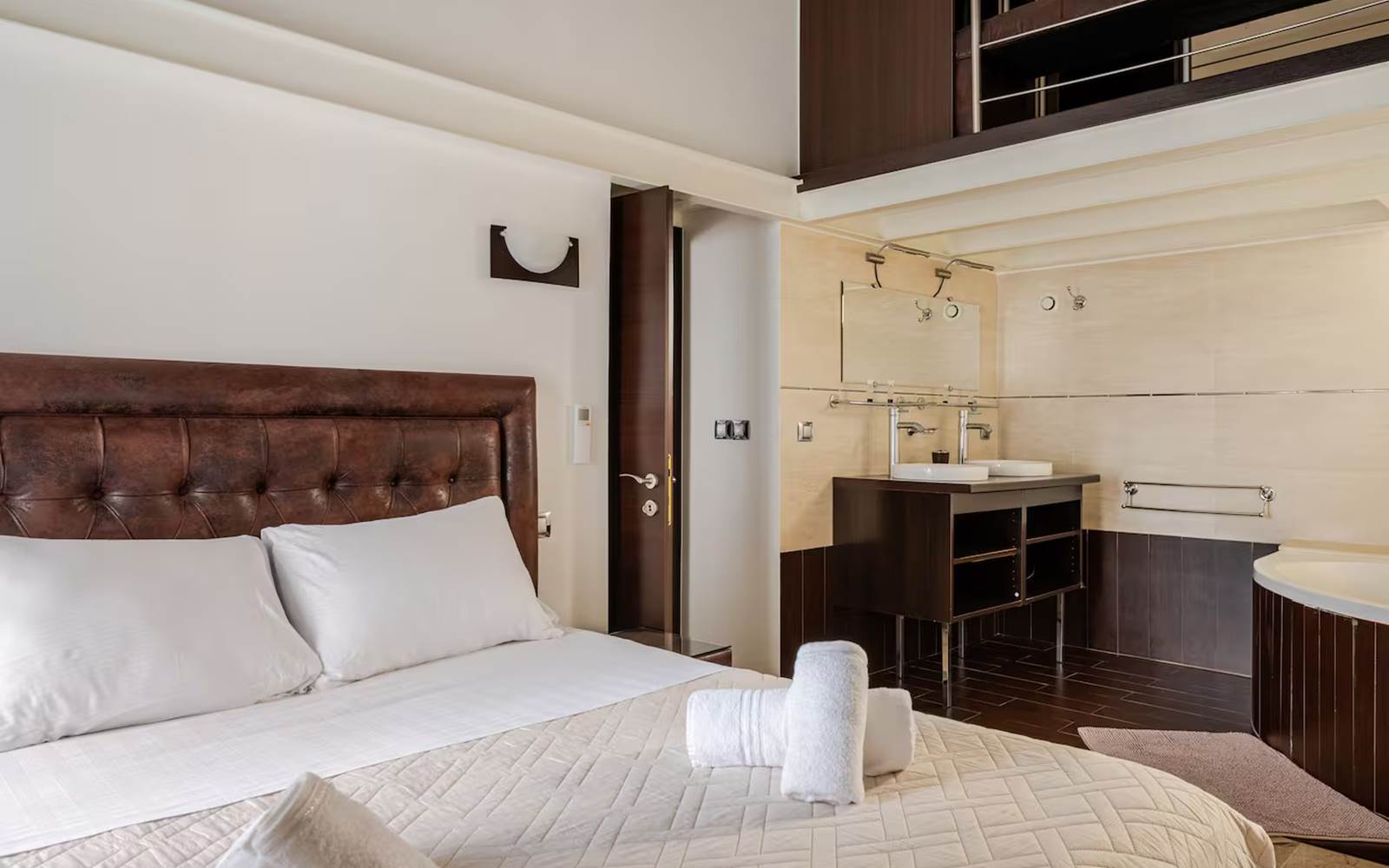 91644d99-4116-4e55-b6f3-568d6140e19f