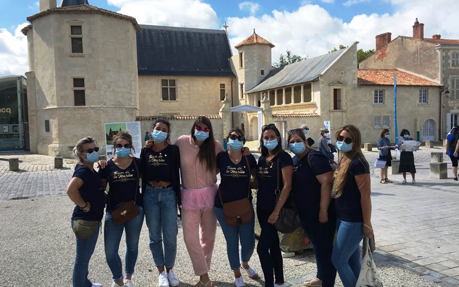 EVJF sur l'ile de ré avec notre escape game outdoor le portail magique