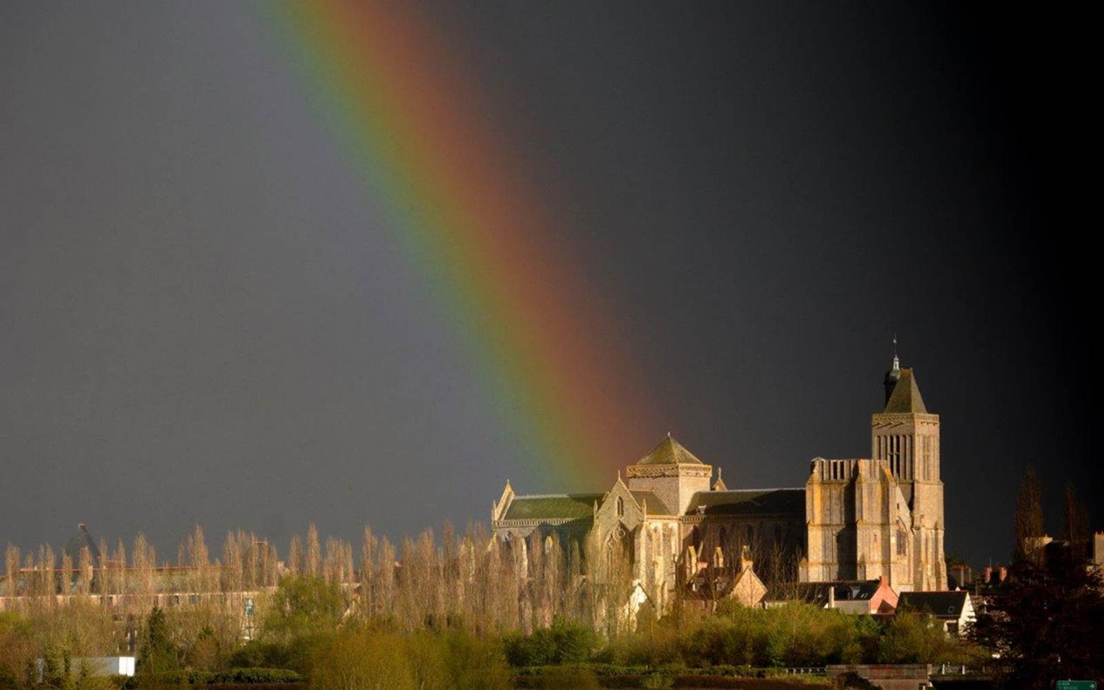 cathedrale-dol-de-bretagne-1