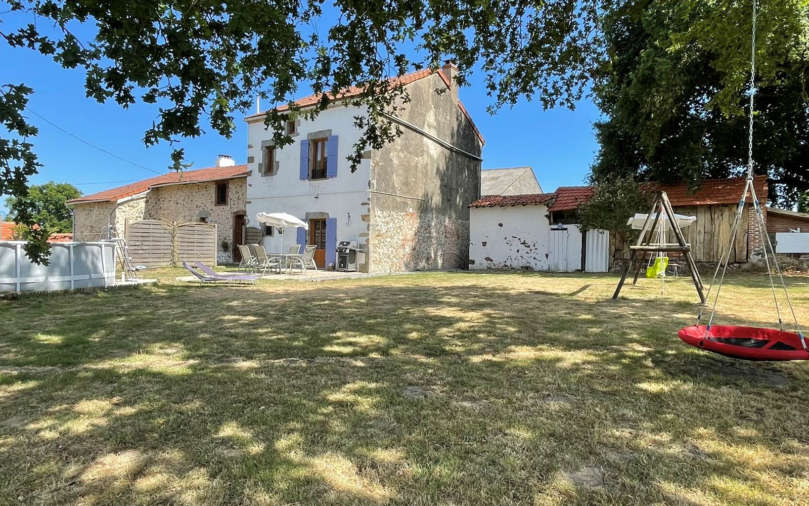 Photo du jardin - Chambres d'hôtes La Grange Richard à Dinsac