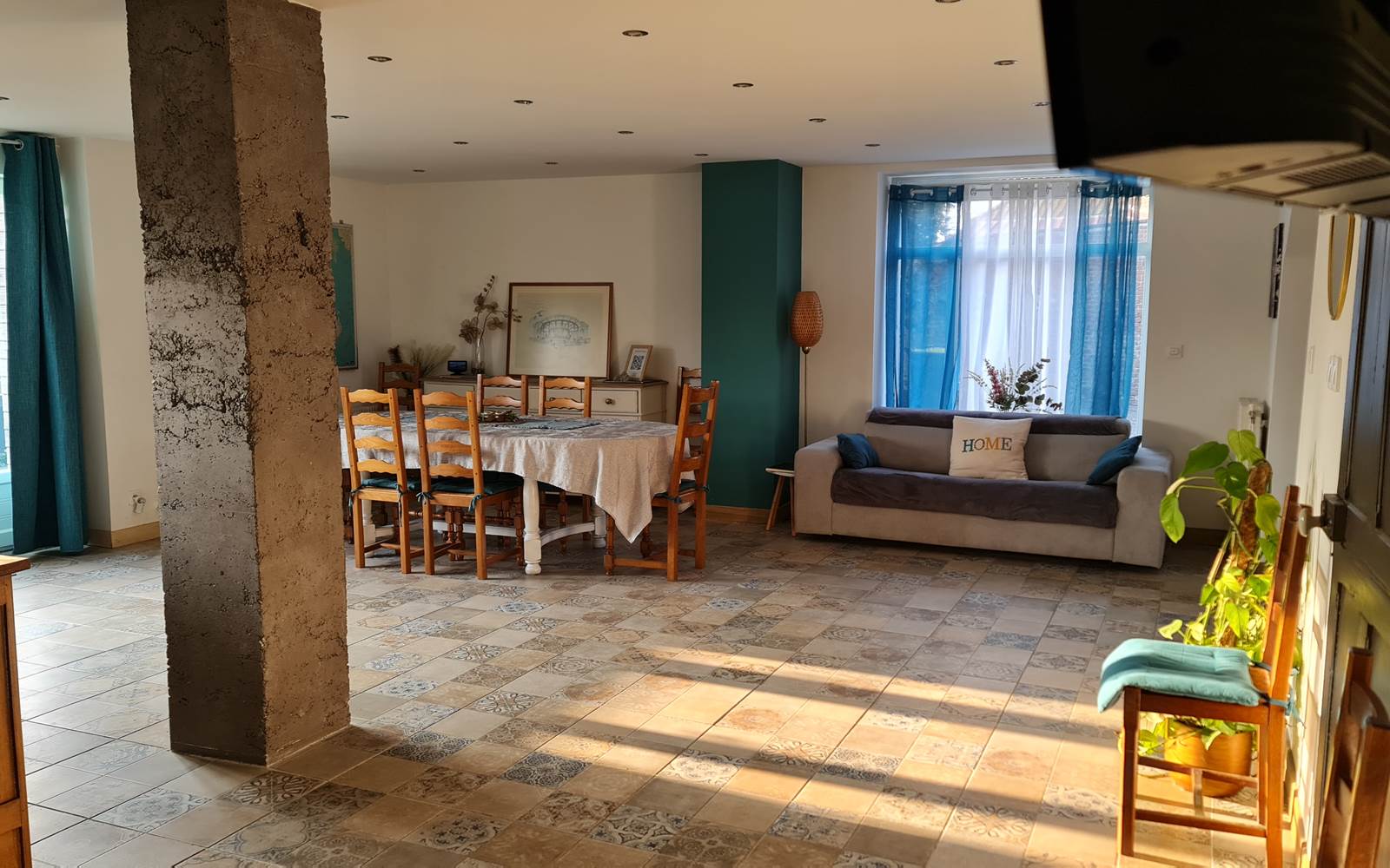 Grand espace de vie 50 m² idéal pour les retrouvailles en famille ou entre amis