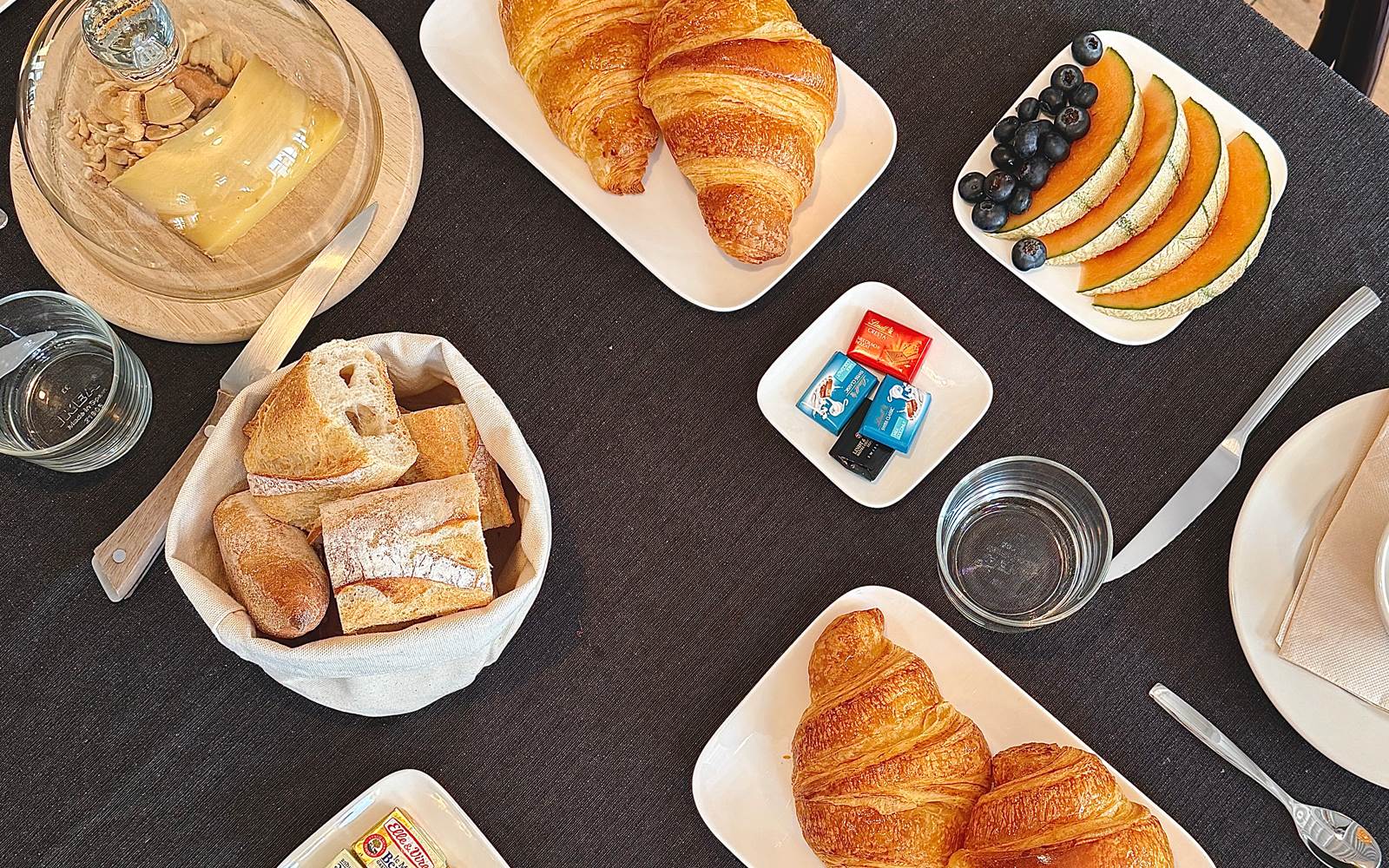 Notre petit déjeuner, avec des produits frais et locaux