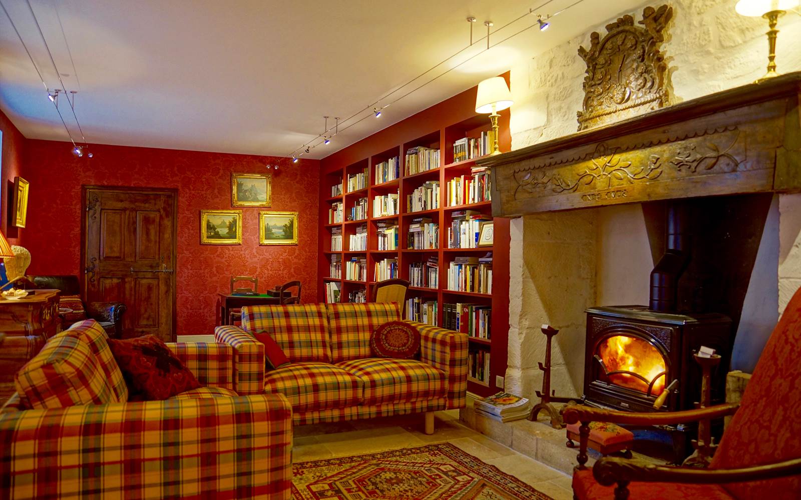 salon-cheminee-gite-domme-dordogne