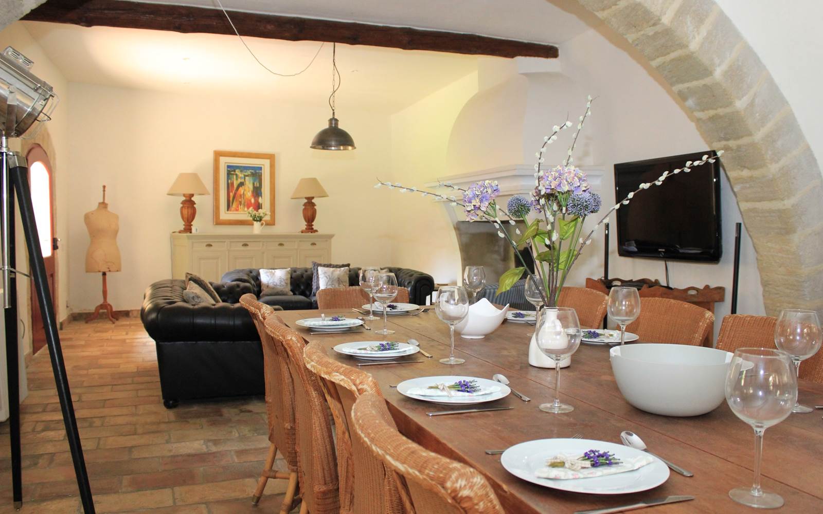 Gite-Kitchen-Lounge-2