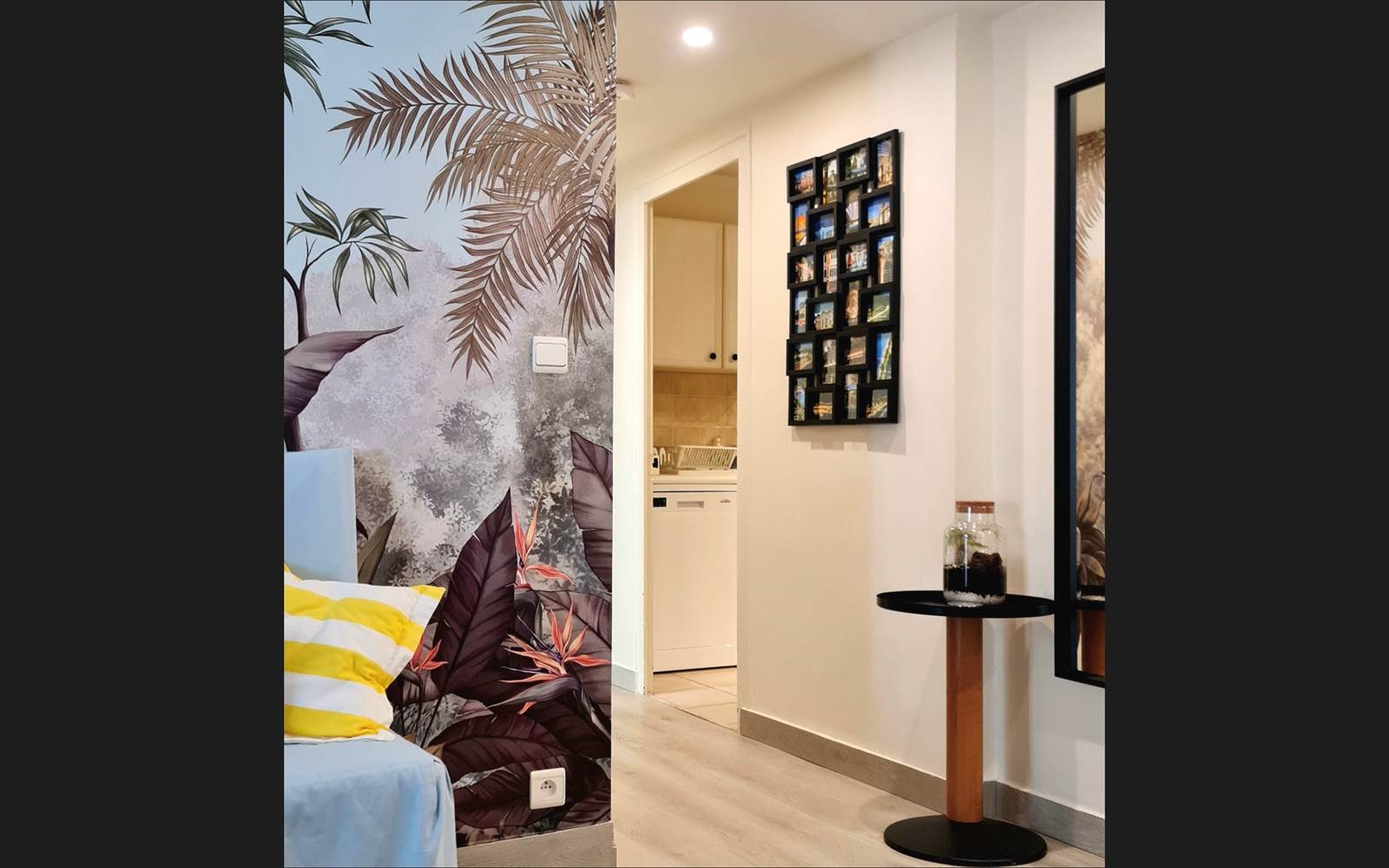 VILLA DU LAC VICHY - salon vers couloir