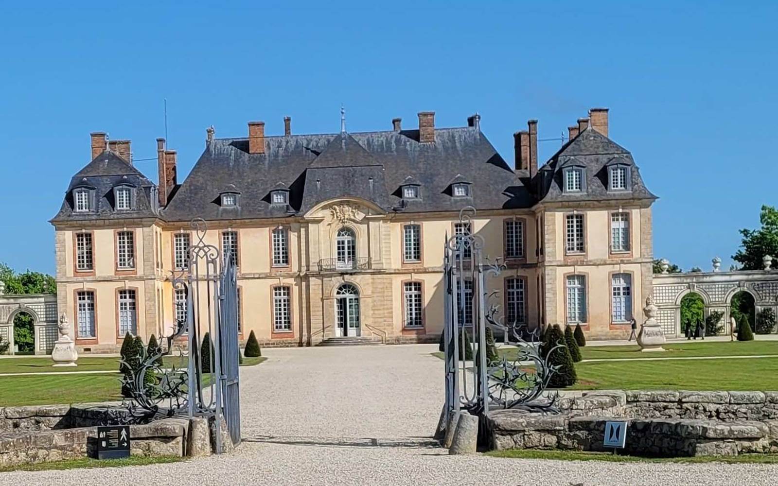CHATEAU MOTTE TILLY WEB
