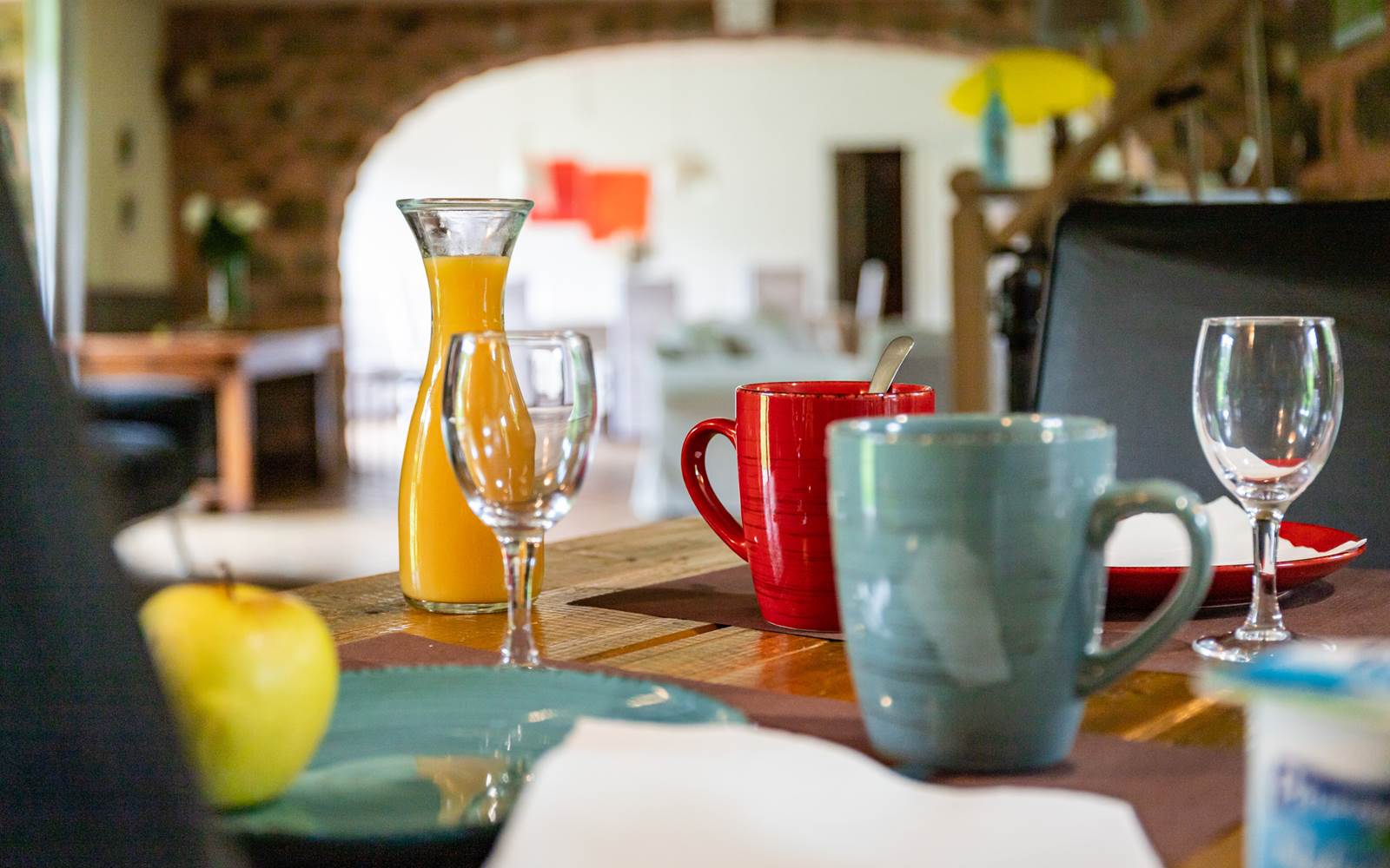 Petit déjeuner vue salon BedinBellongue