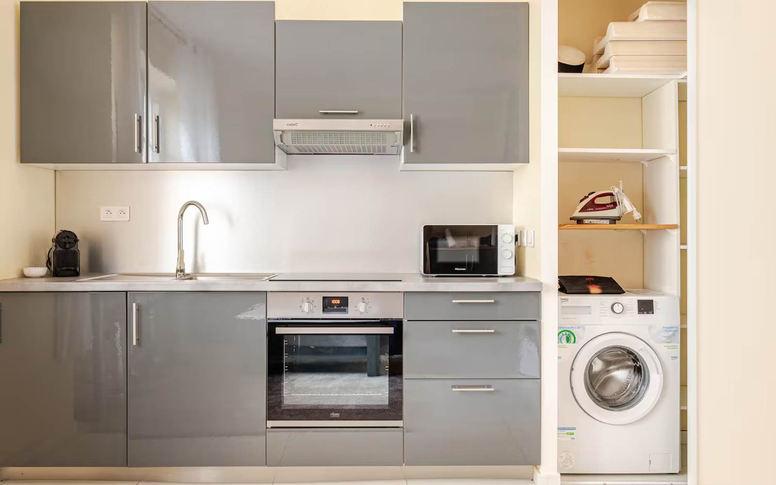 e034afc6-c8b6-427f-a909-32fd0632c076