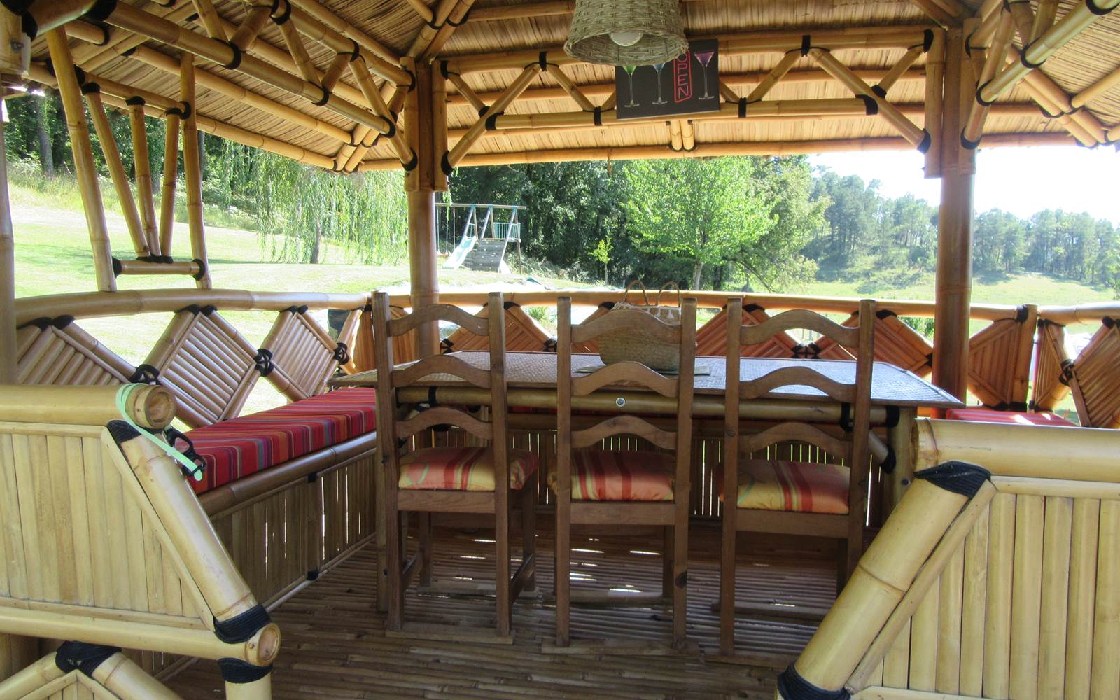 piscine + cuisine d'été + payotte + plancha