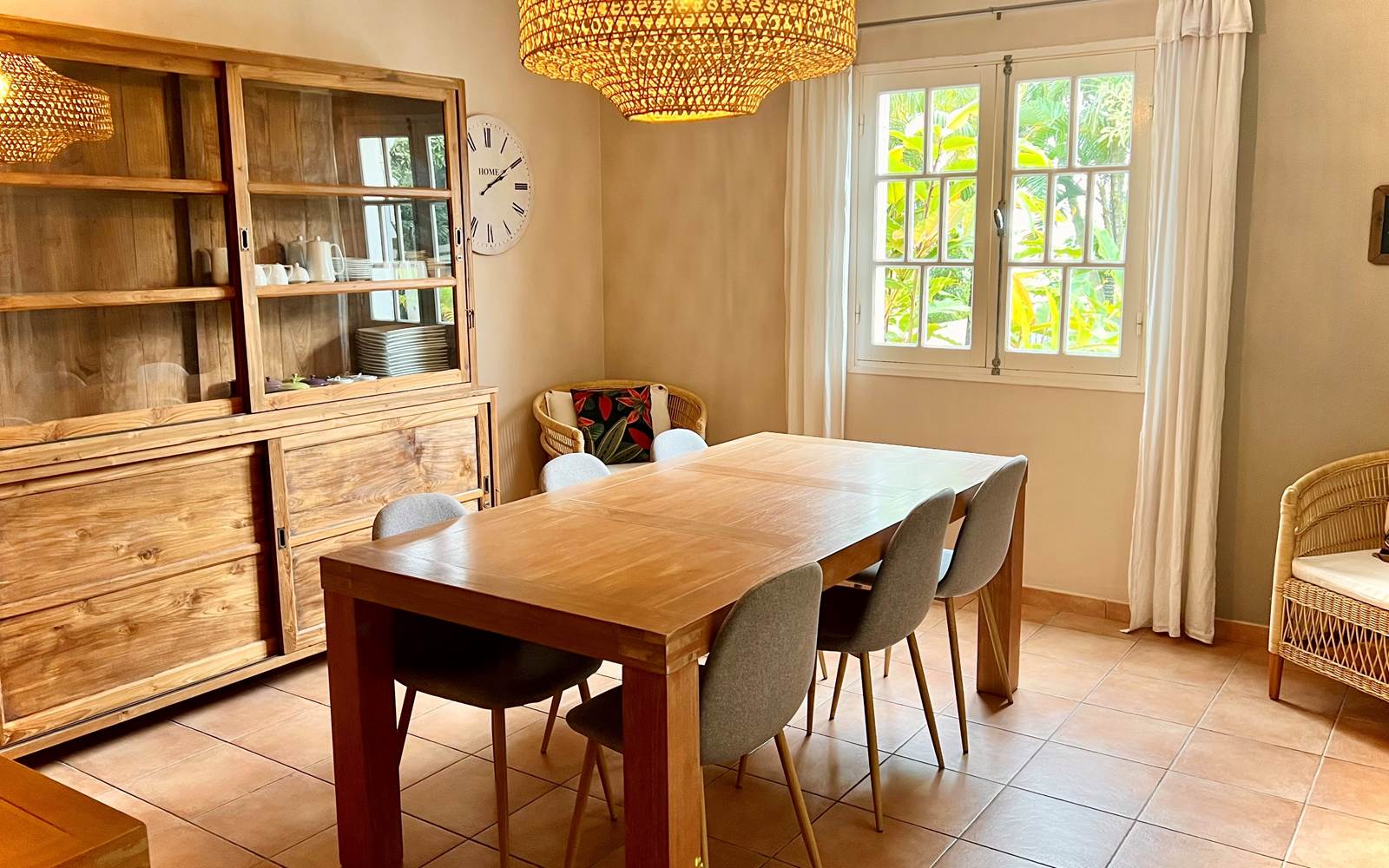 Salle à manger intérieure - La villa des cannes - Sainte Marie - île de la Réunion