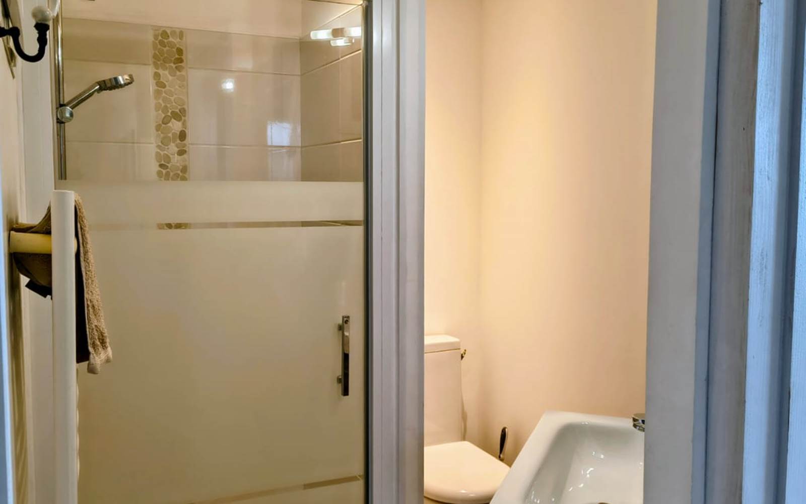 Salle d'eau et coin wc