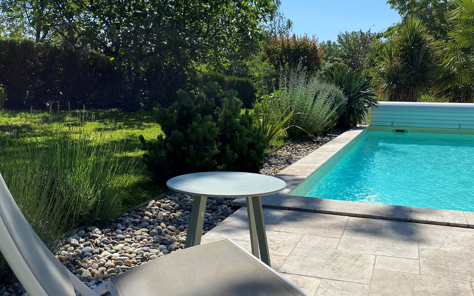piscine transat les-charmes-de-sarlat