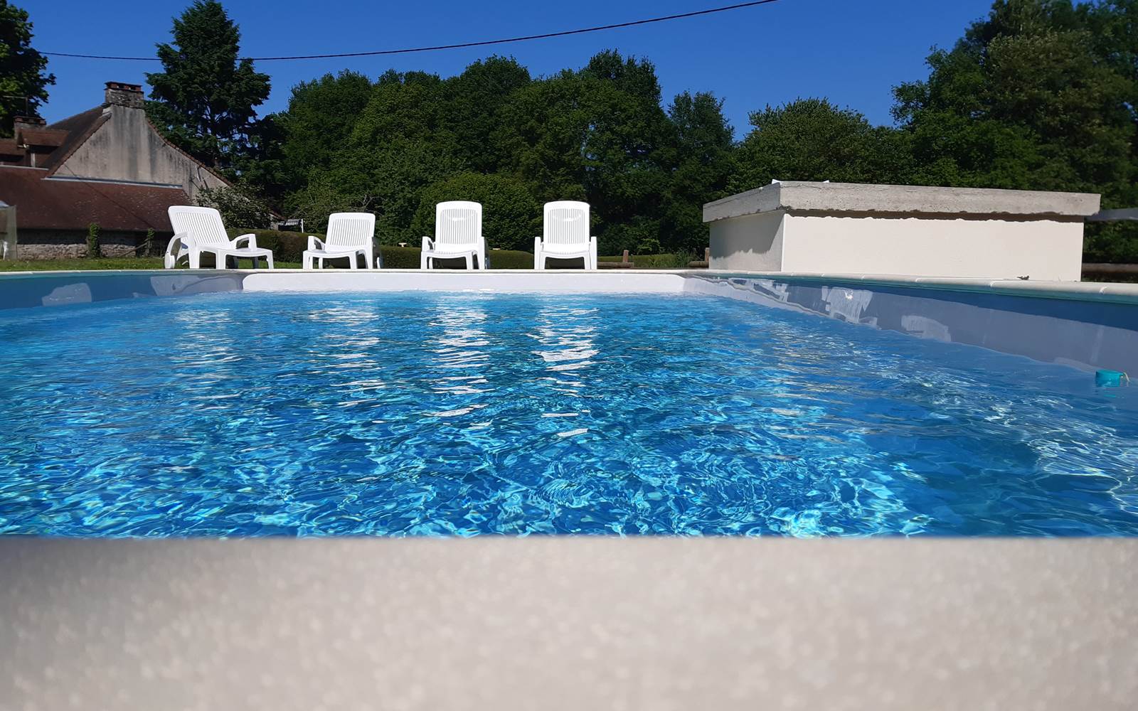 Gîte de la Brunerie Piscine transats