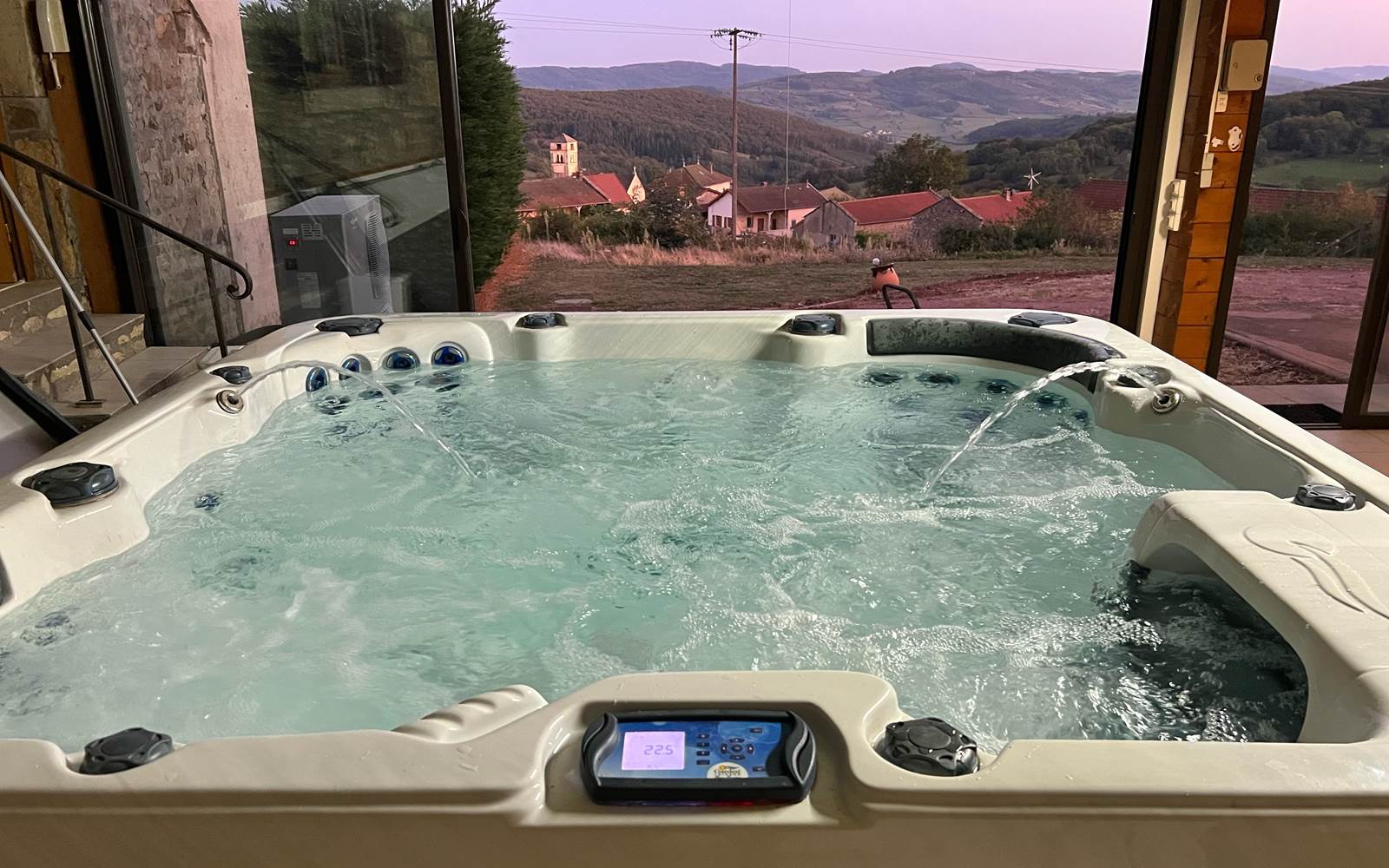 Spa 6 places chauffée domaine bayard
