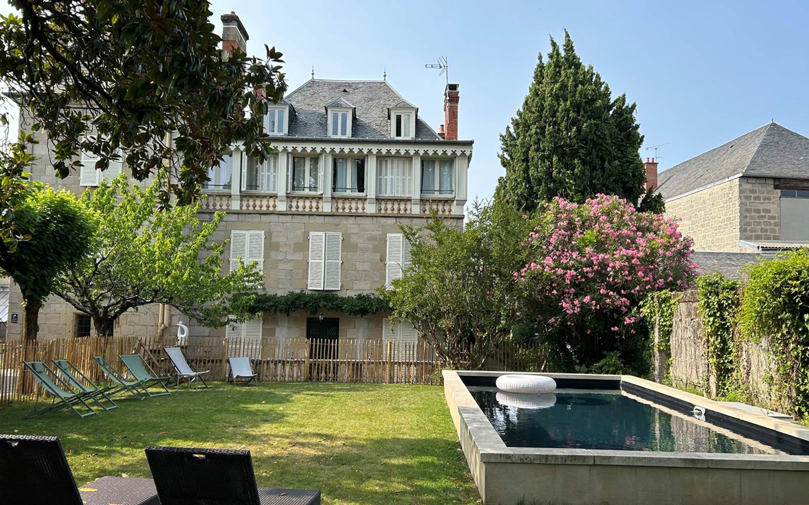 location-brive-appart-chambre-demeure-de-flore-ext11